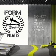 Pilates studio poster duvar kağıdı